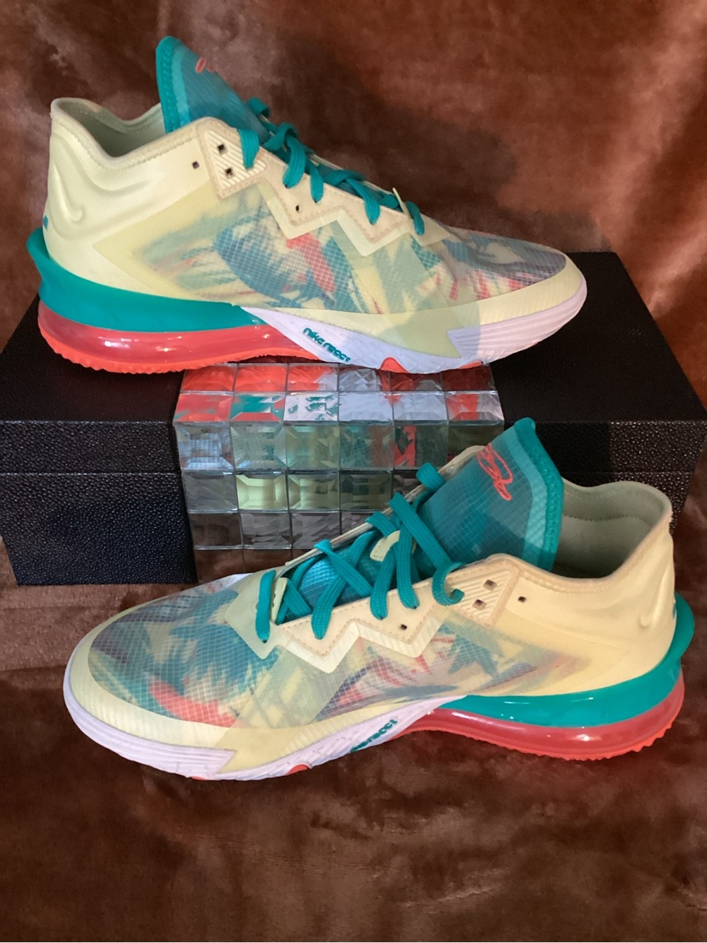 LeBron XVIII LOW Nike Basketball Shoes - Teal, Coral, Cream - Picture 6 of 10
